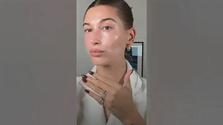 Hailey Bieber: su truco para una piel glowy